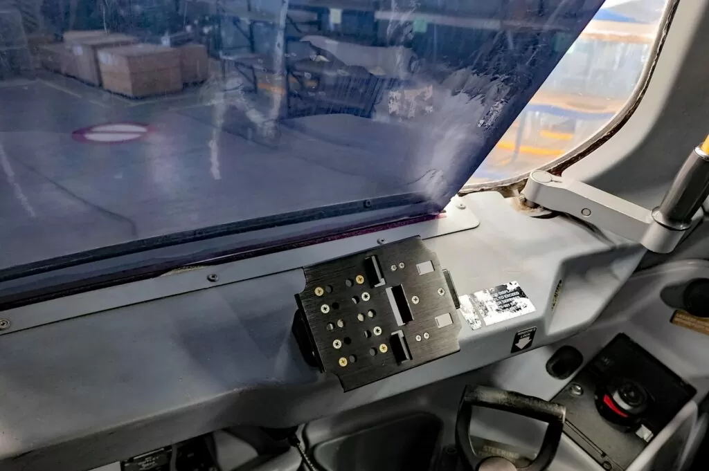 Embraer 190 QR Mechanism