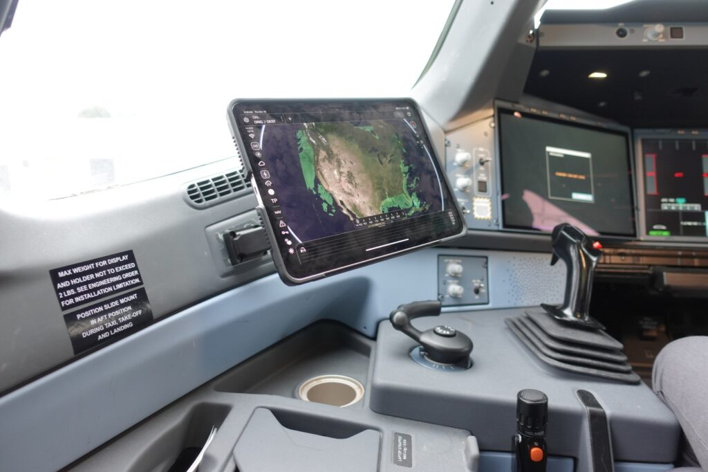 A350 EFB Mount