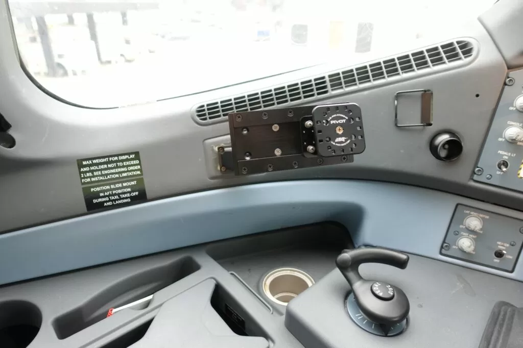 A350 EFB Mount