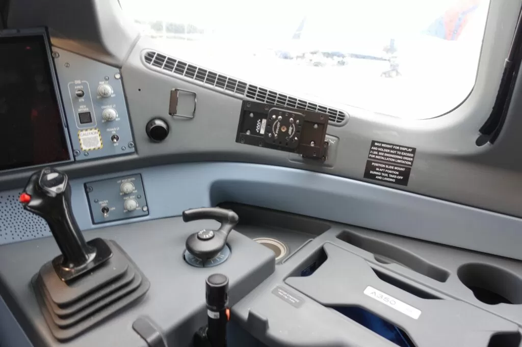 A350 EFB Mount